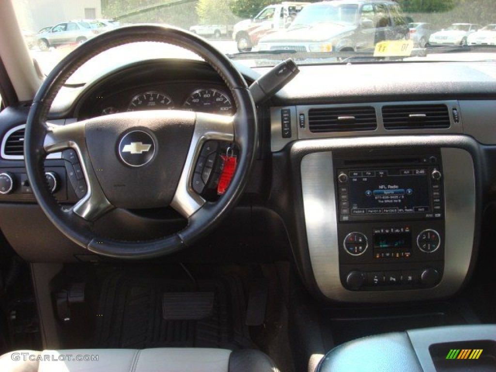 2007 Suburban 1500 Z71 4x4 - Black / Light Titanium/Ebony photo #13