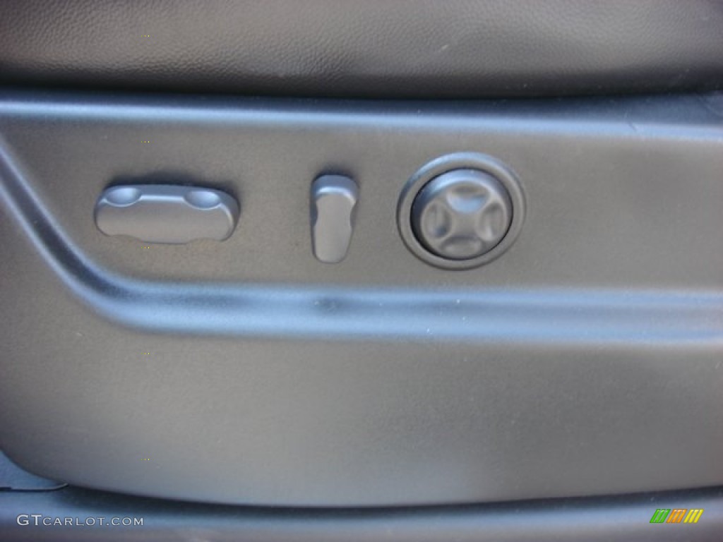 2007 Suburban 1500 Z71 4x4 - Black / Light Titanium/Ebony photo #15