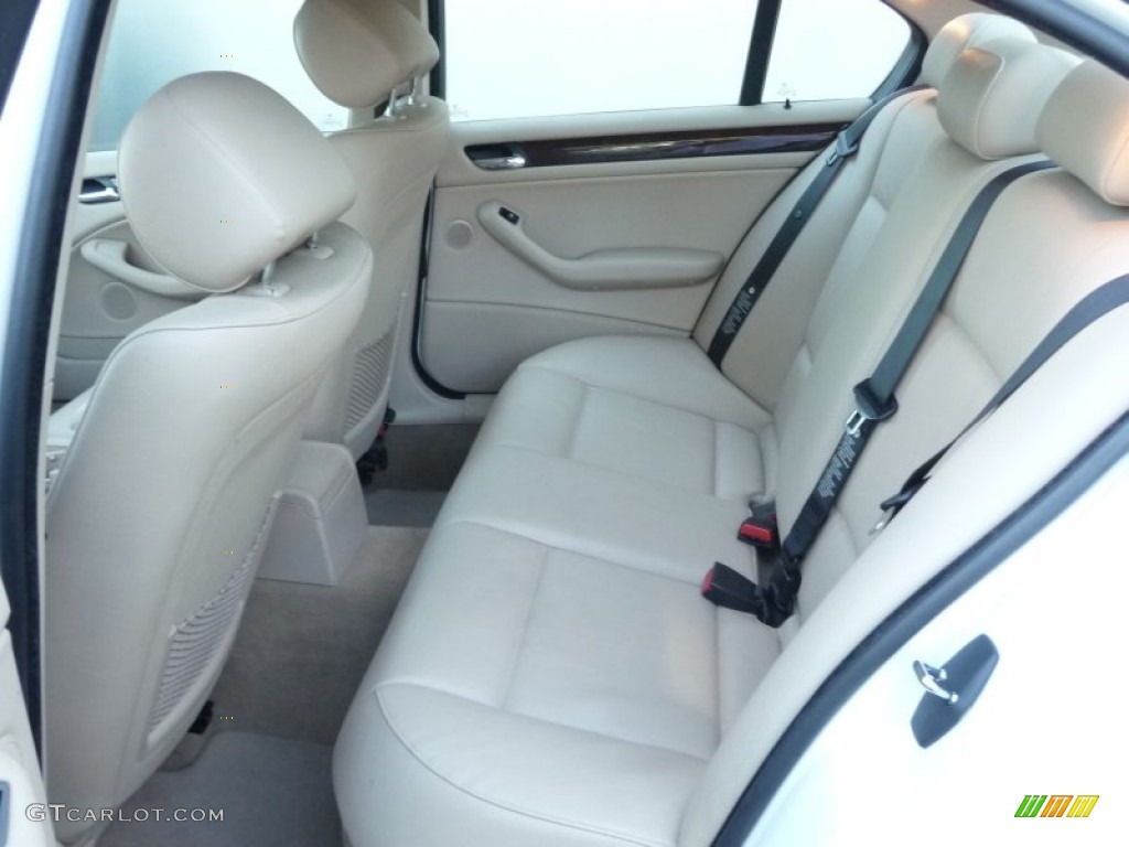 2005 3 Series 325xi Sedan - Alpine White / Sand photo #13