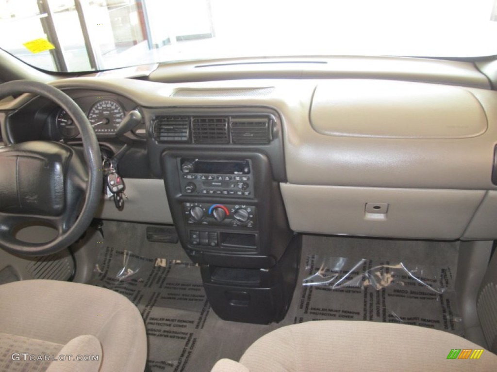 2000 Chevrolet Venture LS Neutral Dashboard Photo #53909416
