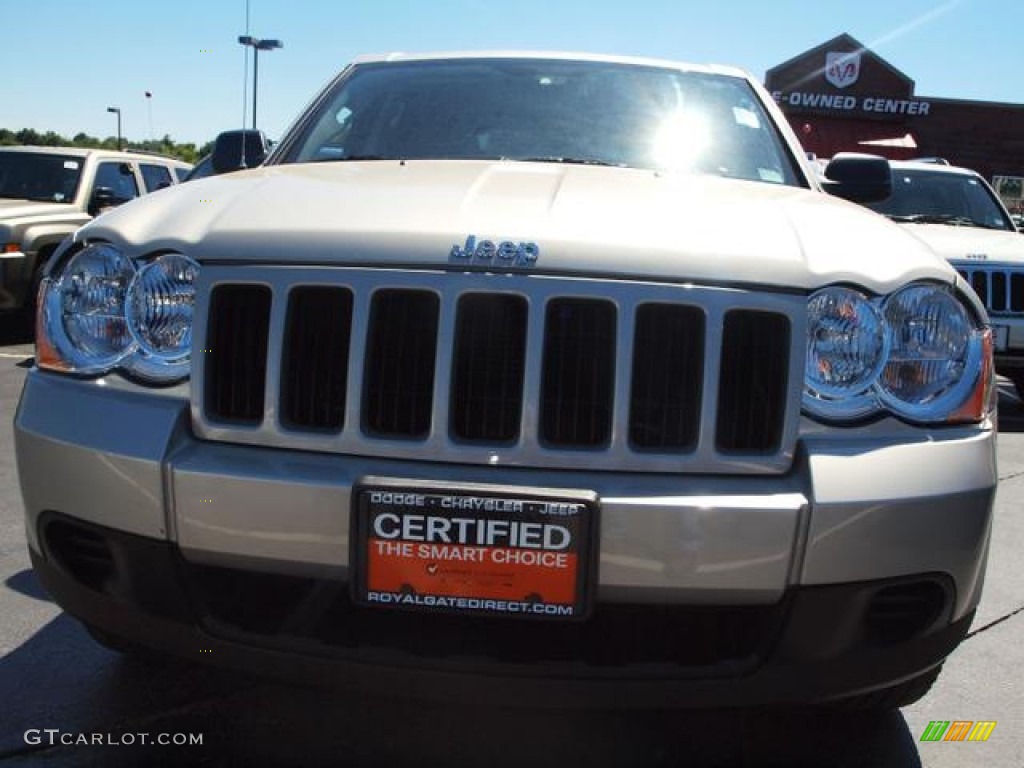 2008 Grand Cherokee Laredo 4x4 - Bright Silver Metallic / Dark Slate Gray/Light Graystone photo #8