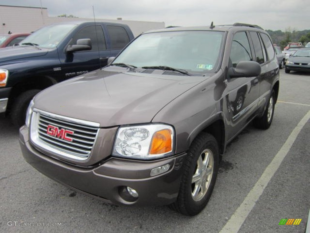 2008 Envoy SLE 4x4 - Medium Brown Metallic / Ebony photo #3