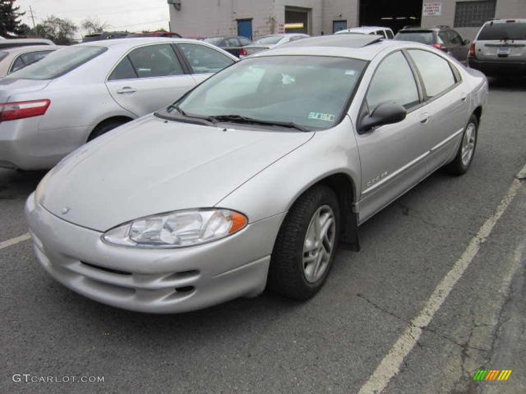 Bright Silver Metallic 2000 Dodge Intrepid Standard Intrepid Model Exterior Photo #53910340