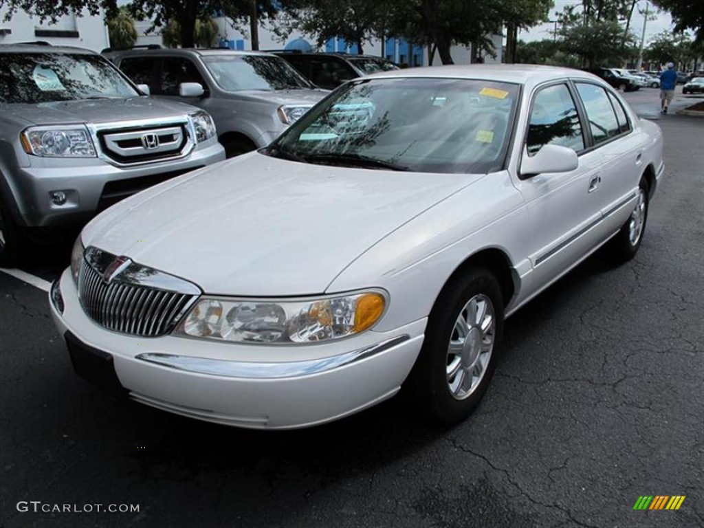 Vibrant White 2000 Lincoln Continental Standard Continental Model Exterior Photo #53912461