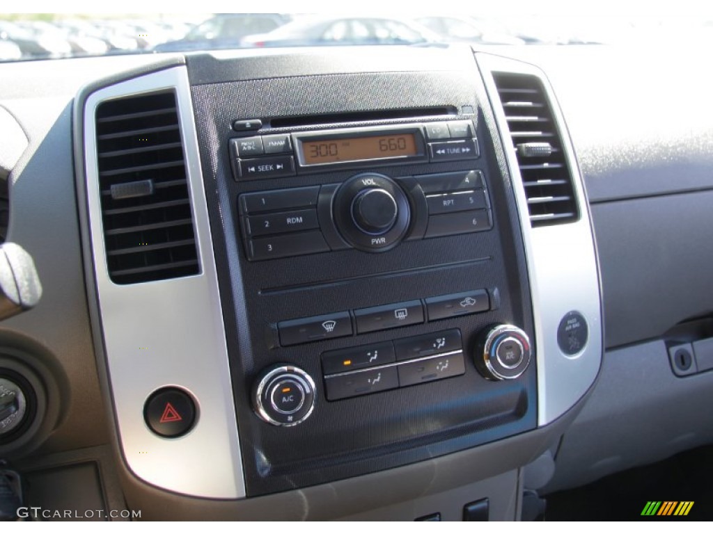 2010 Nissan Frontier SE Crew Cab 4x4 Controls Photo #53916774