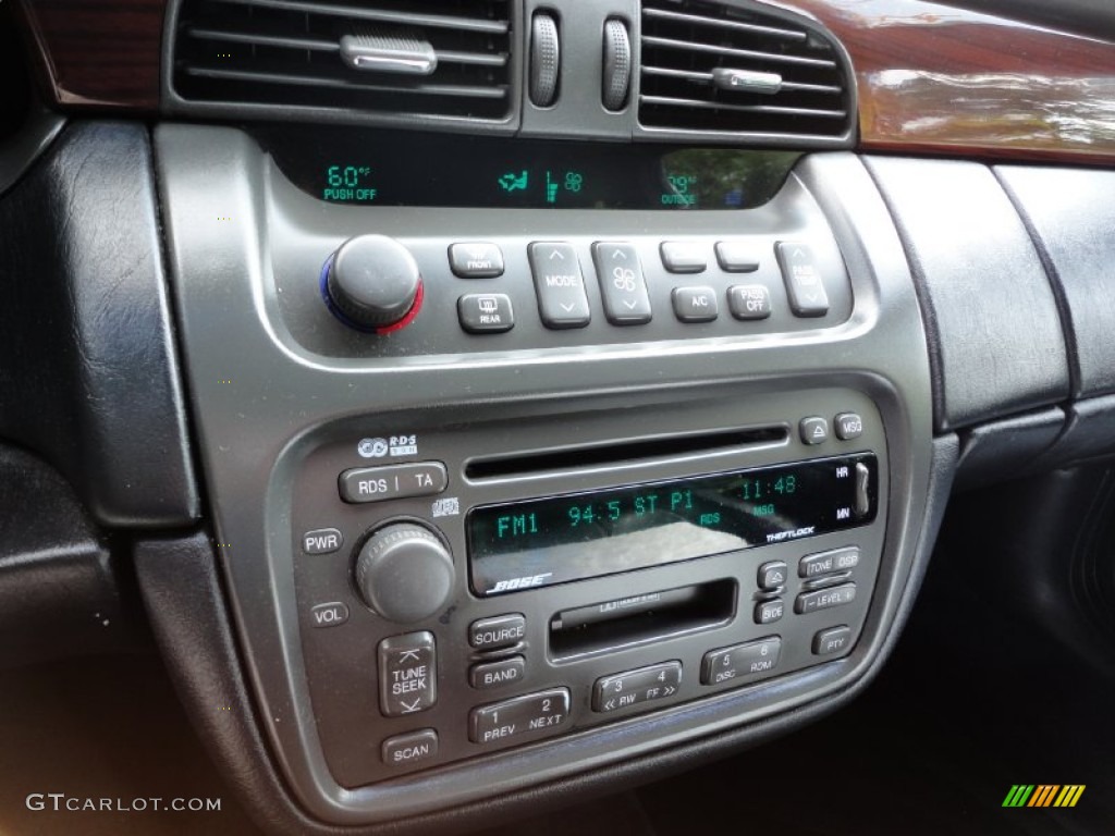 2002 Cadillac DeVille DHS Controls Photo #53918641
