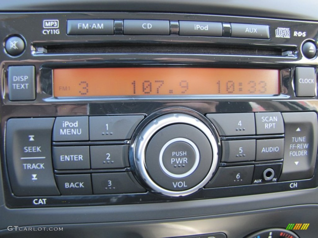 2011 Juke S - Chrome Silver / Black/Silver Trim photo #13