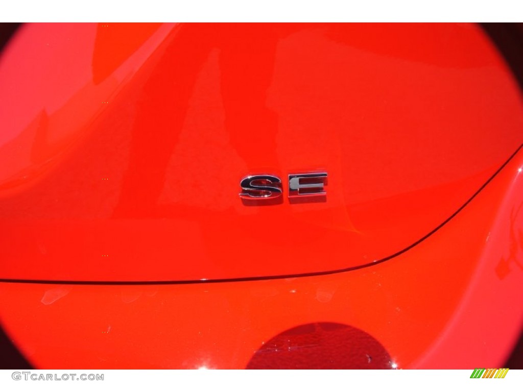 2012 Focus SE 5-Door - Race Red / Stone photo #16