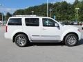 Avalanche White - Pathfinder LE Photo No. 6