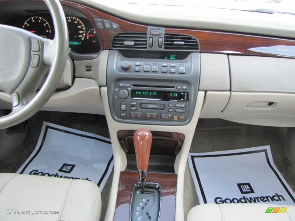 2001 Cadillac DeVille DTS Sedan Controls Photo #53922421