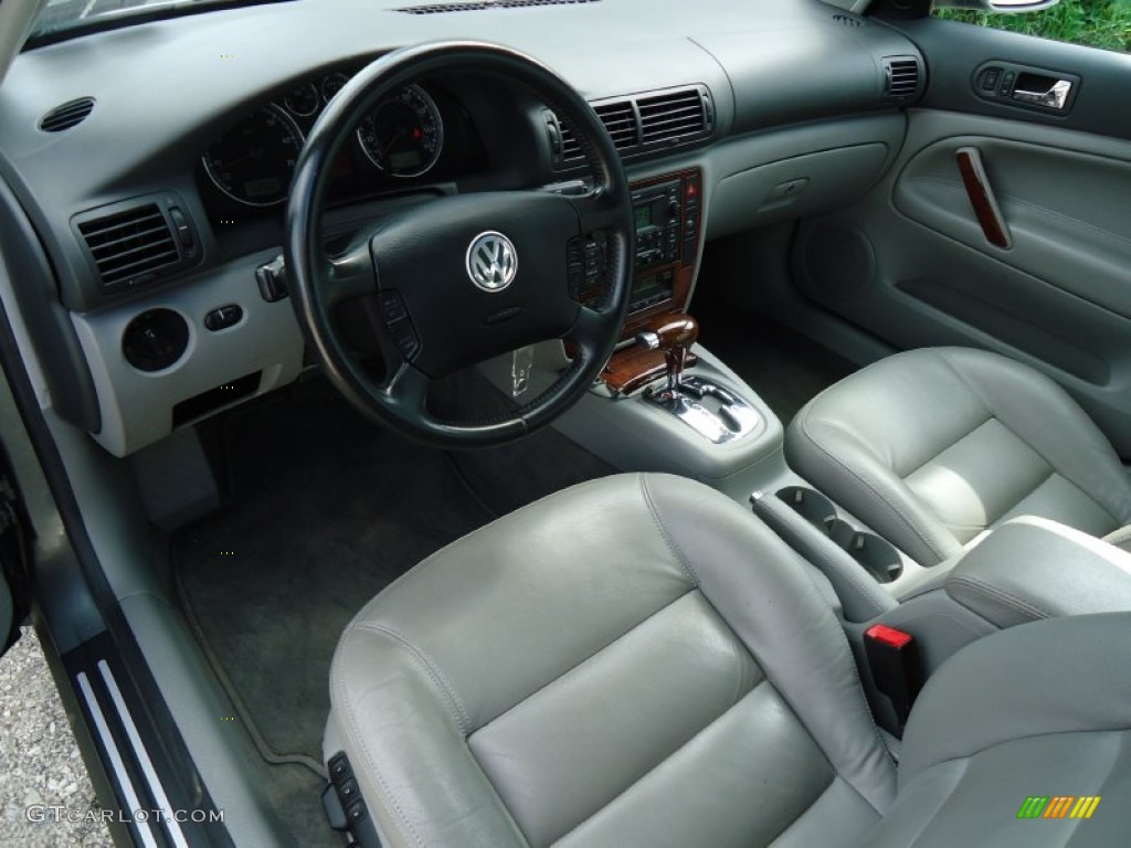 Grey Interior 2004 Volkswagen Passat GLX 4Motion Wagon Photo #53923582