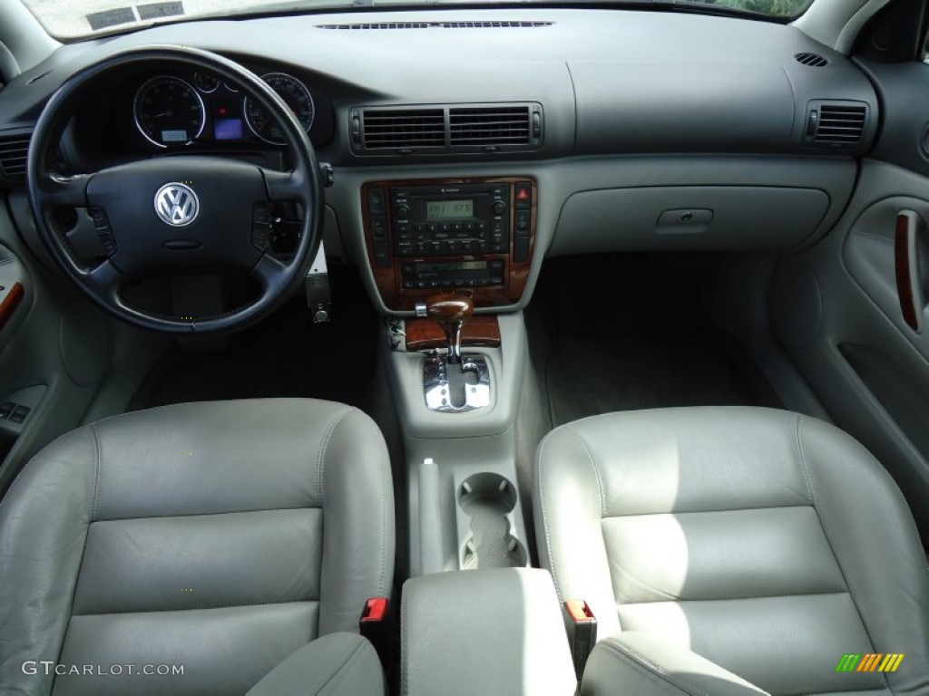 2004 Volkswagen Passat GLX 4Motion Wagon Grey Dashboard Photo #53923726