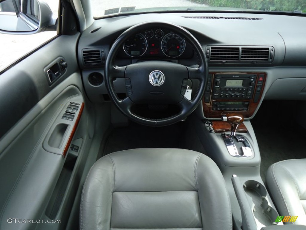 2004 Volkswagen Passat GLX 4Motion Wagon Grey Dashboard Photo #53923735