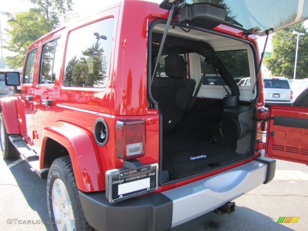 2012 Wrangler Unlimited Sahara 4x4 - Flame Red / Black photo #9