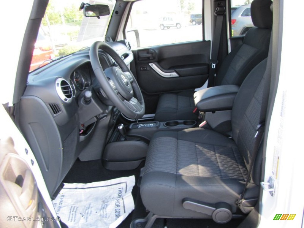 Black Interior 2012 Jeep Wrangler Unlimited Sahara 4x4 Photo #53925400