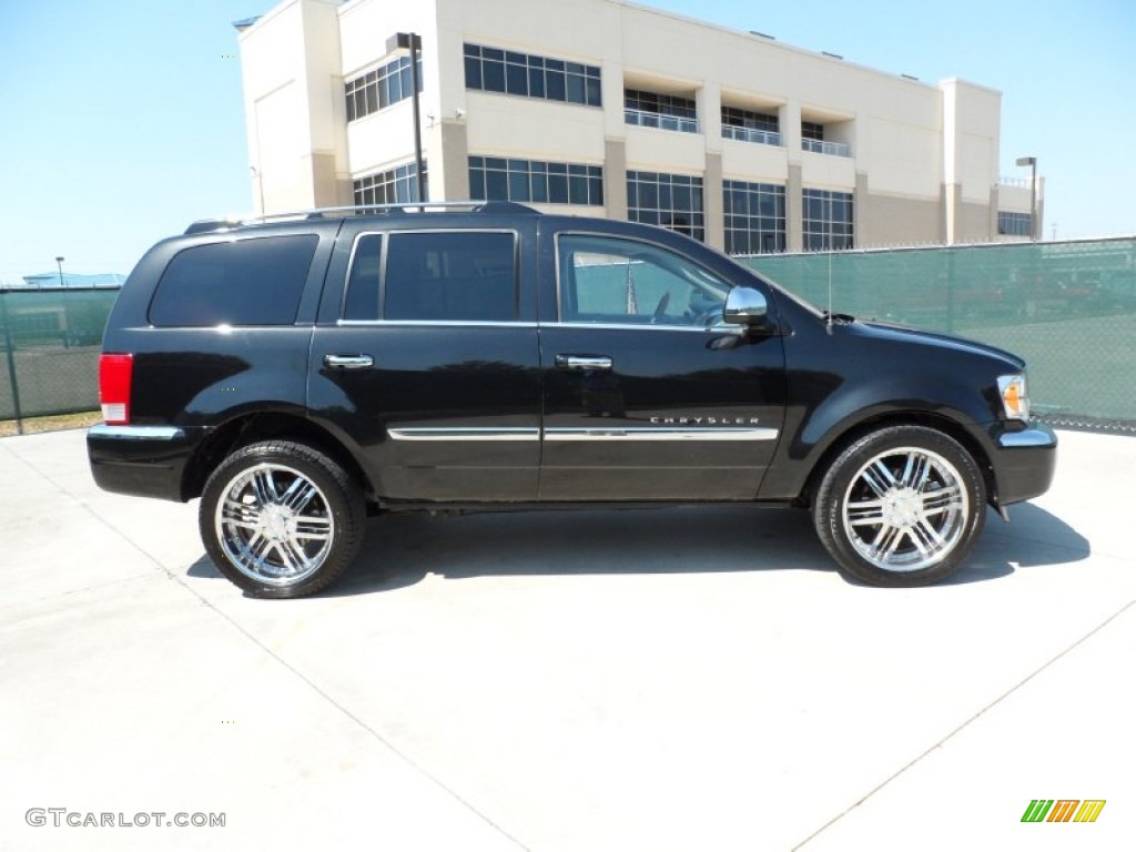 Brilliant Black Crystal Pearl 2007 Chrysler Aspen Limited Exterior Photo #53935651