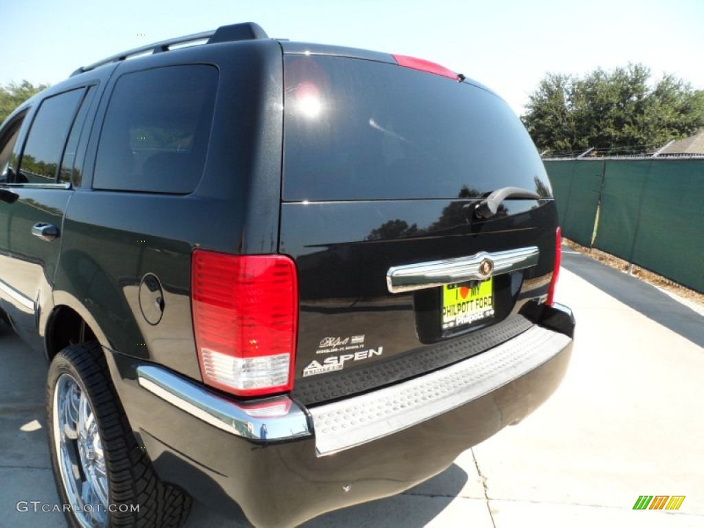 2007 Aspen Limited - Brilliant Black Crystal Pearl / Dark Khaki/Light Graystone photo #22