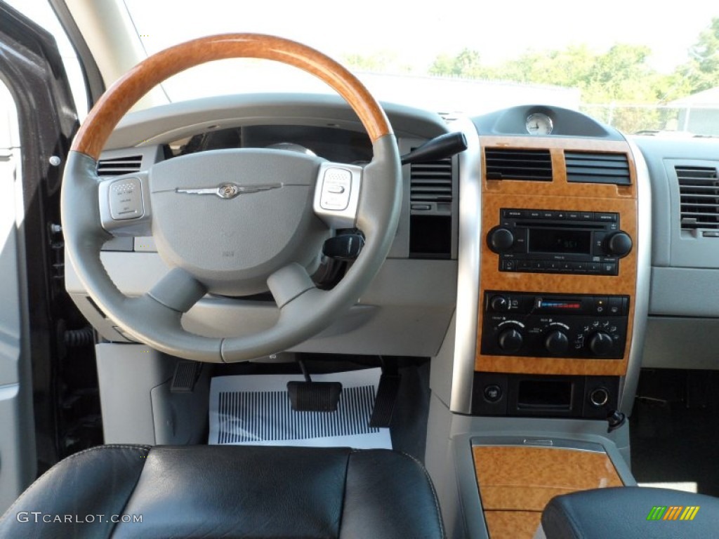 2007 Chrysler Aspen Limited Dashboard Photos