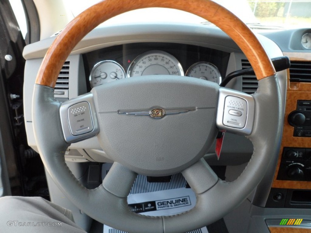 2007 Chrysler Aspen Limited Dark Khaki/Light Graystone Steering Wheel Photo #53936017