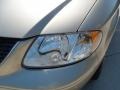 Light Almond Pearl Metallic - Town & Country LXi Photo No. 9