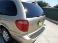 Light Almond Pearl Metallic - Town & Country LXi Photo No. 20