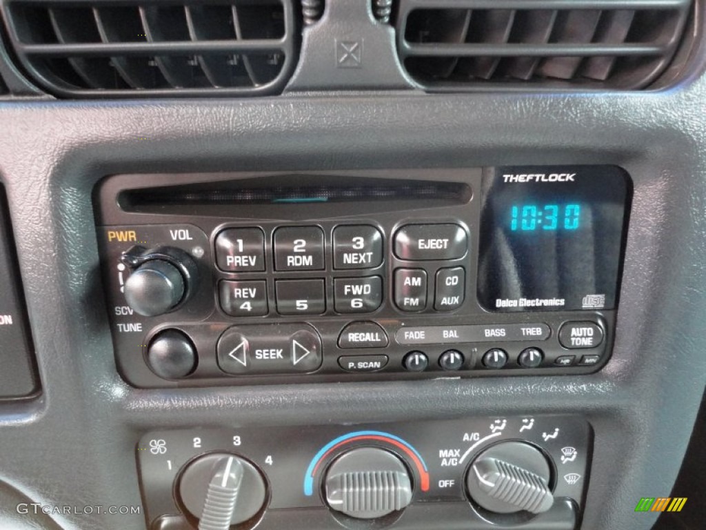 2000 Chevrolet S10 LS Extended Cab Audio System Photos