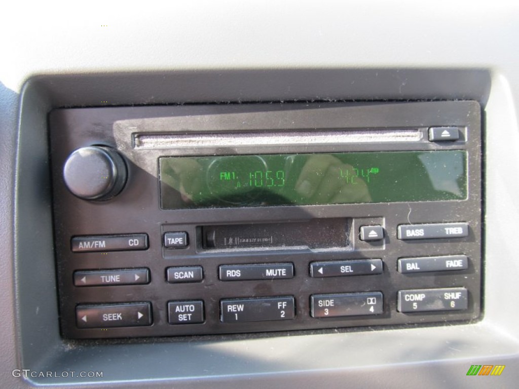 2004 Ford Expedition XLT 4x4 Audio System Photo #53941568