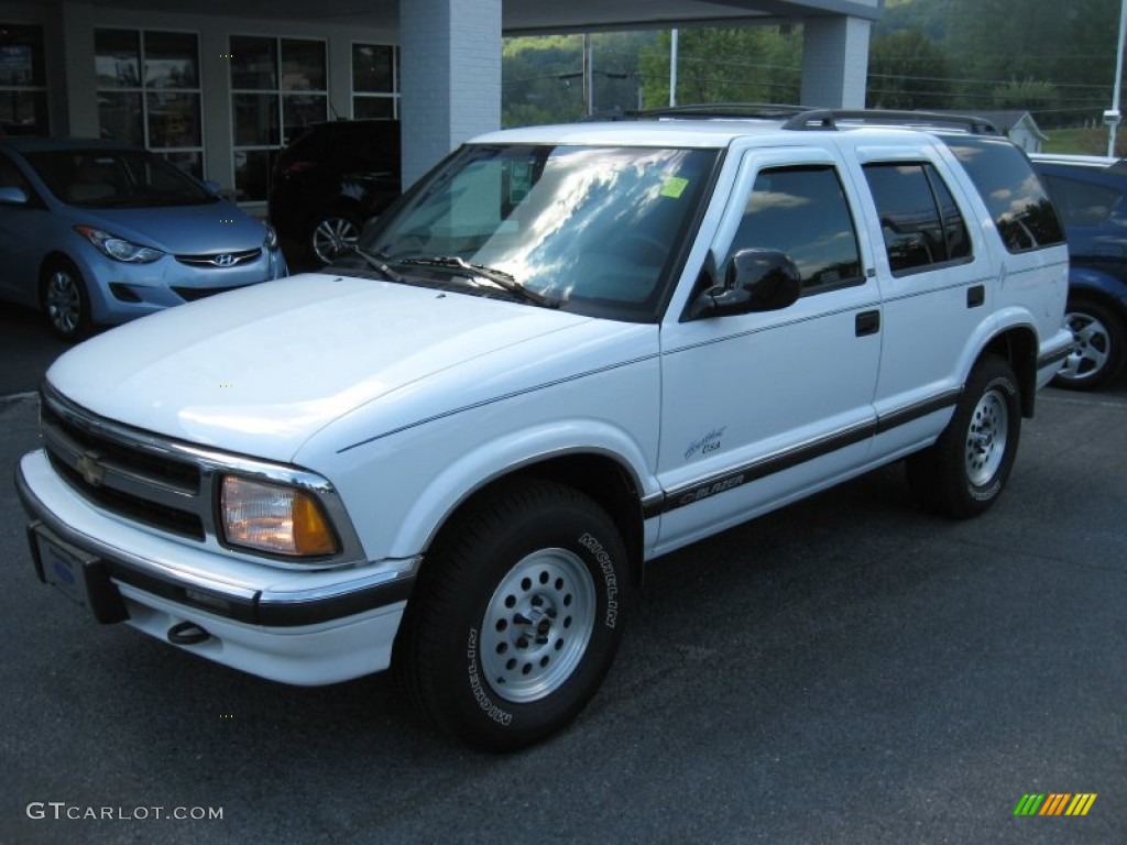 Summit White 1996 Chevrolet Blazer LS 4x4 Exterior Photo #53945525