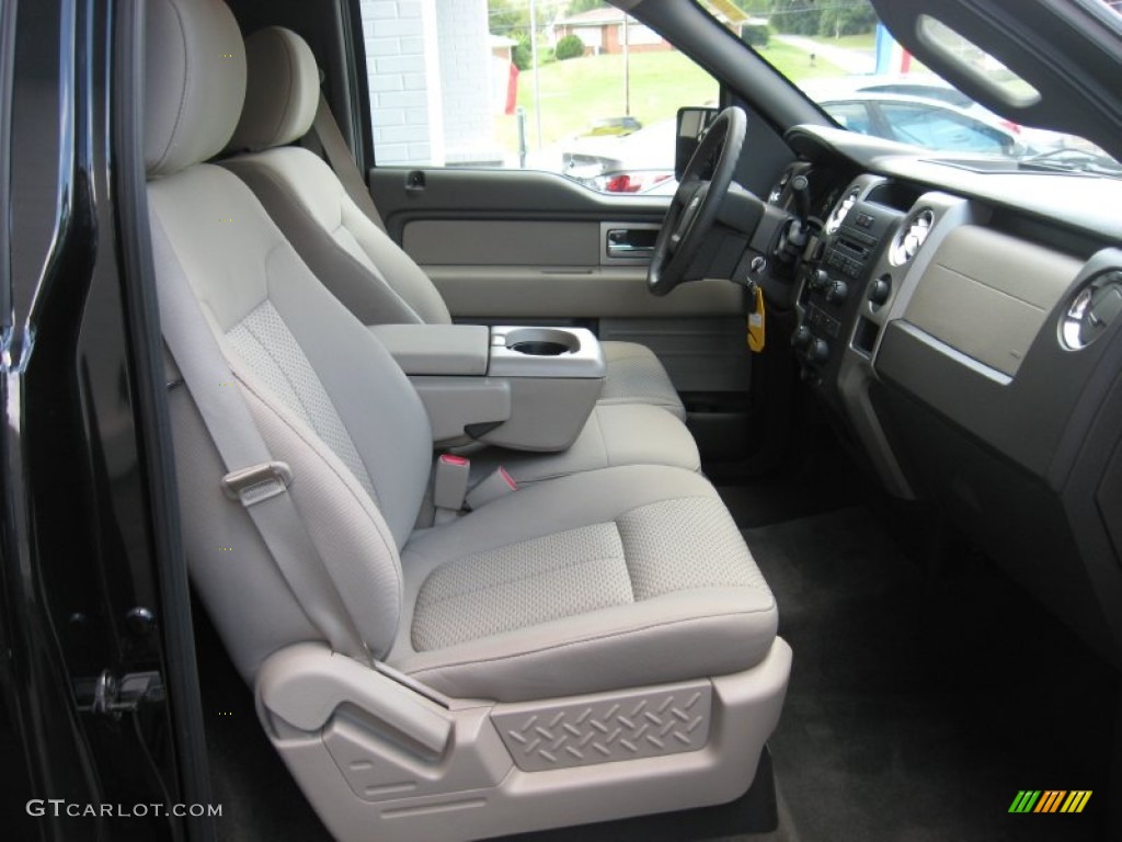 2010 F150 XLT Regular Cab - Tuxedo Black / Medium Stone photo #19