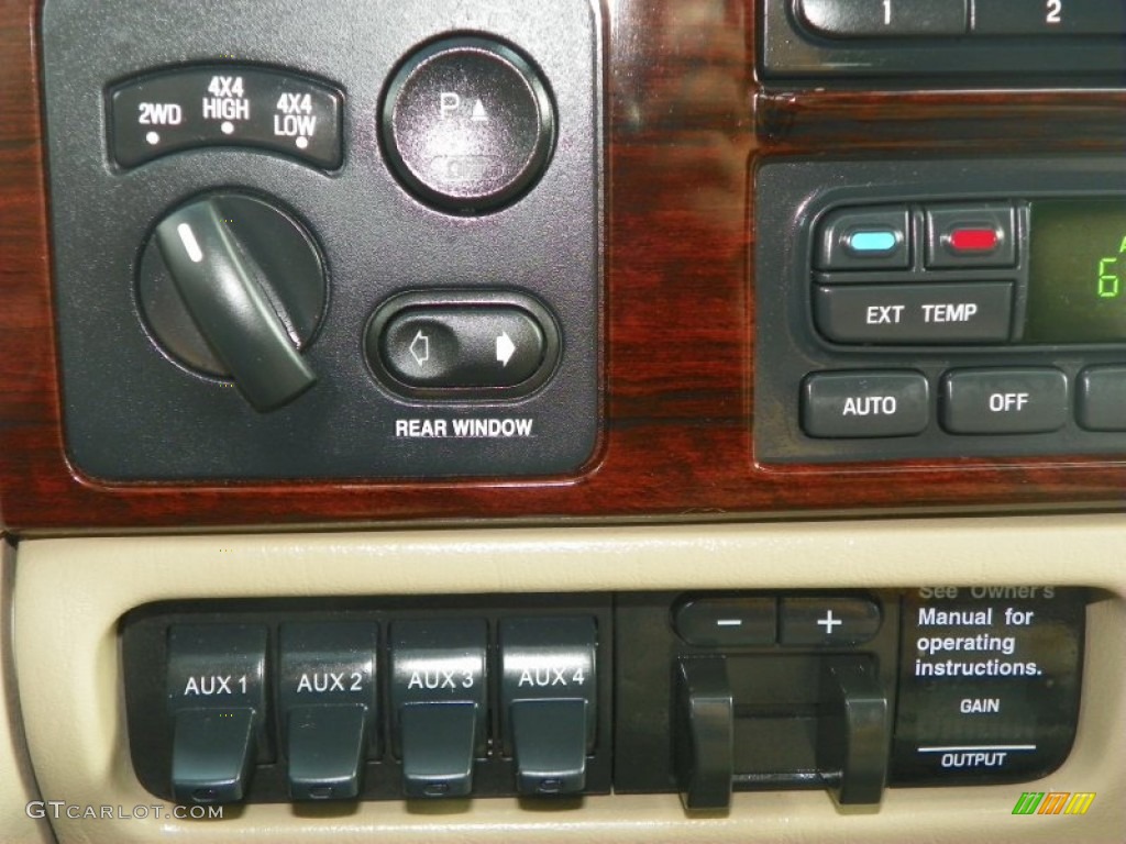2006 Ford F350 Super Duty King Ranch Crew Cab 4x4 Controls Photo #53946830