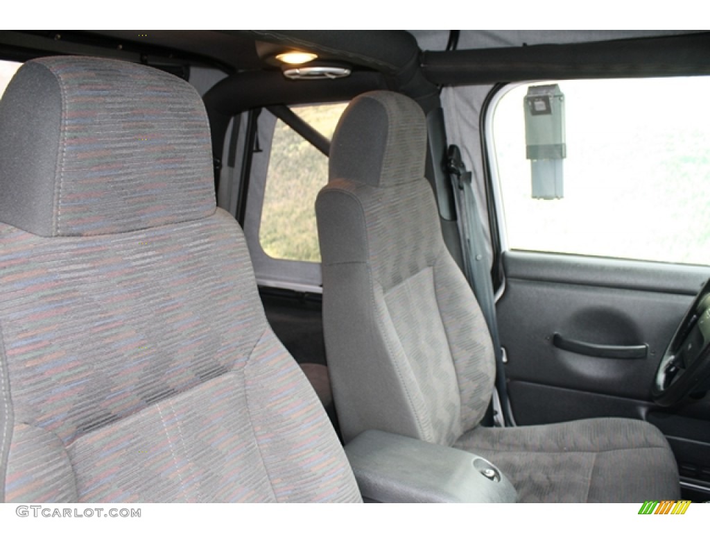 2004 Wrangler X 4x4 - Bright Silver Metallic / Dark Slate Gray photo #9