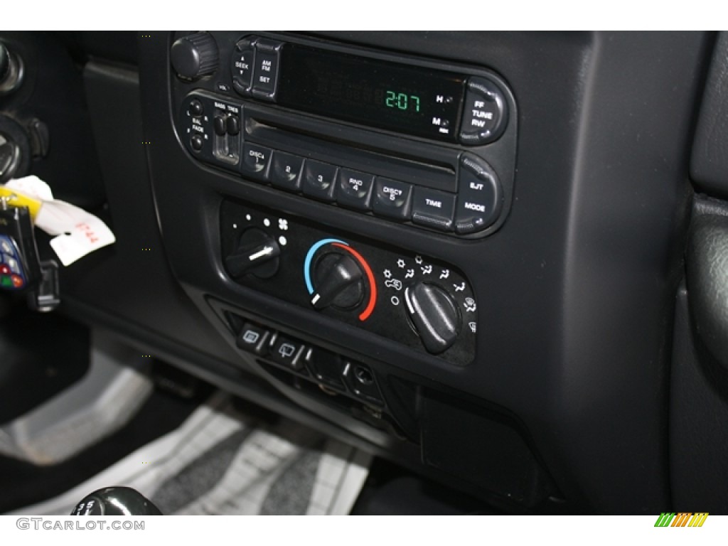 2004 Wrangler X 4x4 - Bright Silver Metallic / Dark Slate Gray photo #13