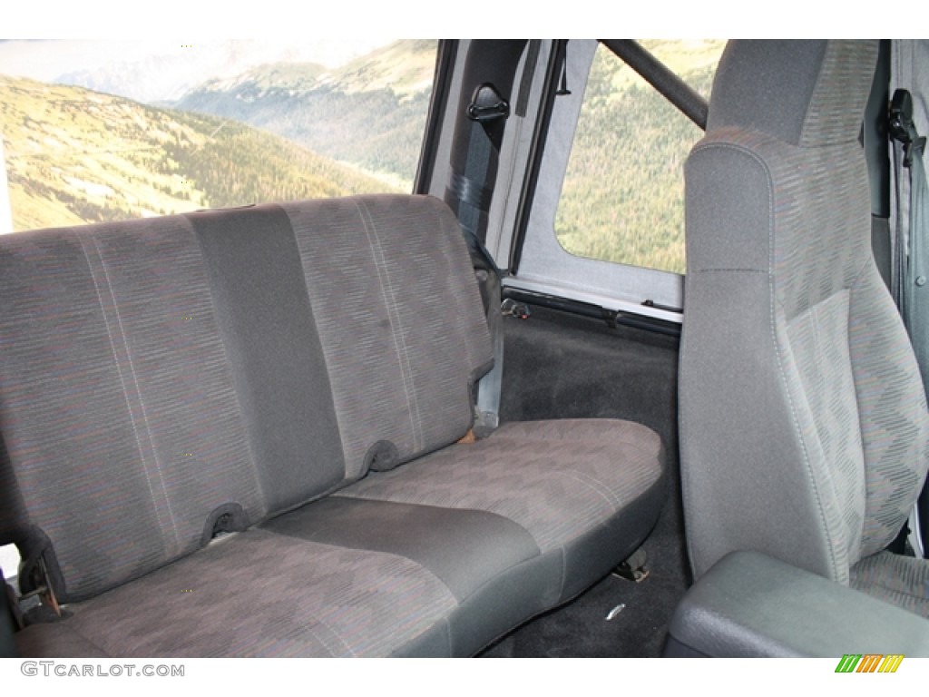 2004 Wrangler X 4x4 - Bright Silver Metallic / Dark Slate Gray photo #15