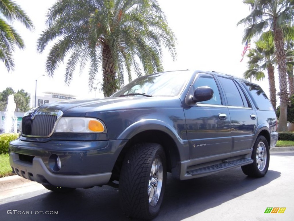2001 Navigator 4x4 - Charcoal Blue Metallic / Medium Parchment photo #2