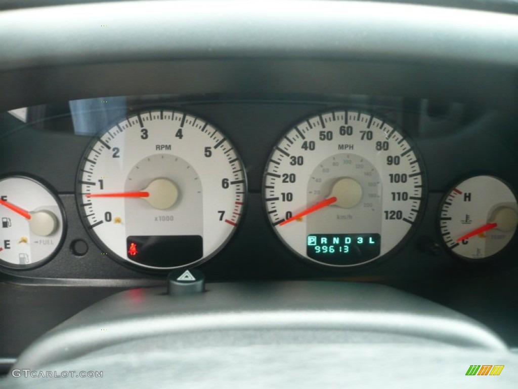 2005 Dodge Stratus SE Sedan Gauges Photos