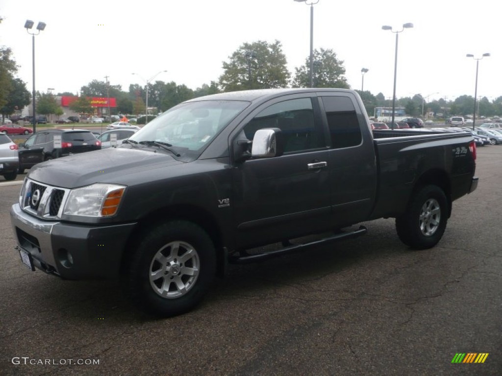 2004 Titan SE King Cab 4x4 - Smoke Gray / Graphite/Titanium photo #2