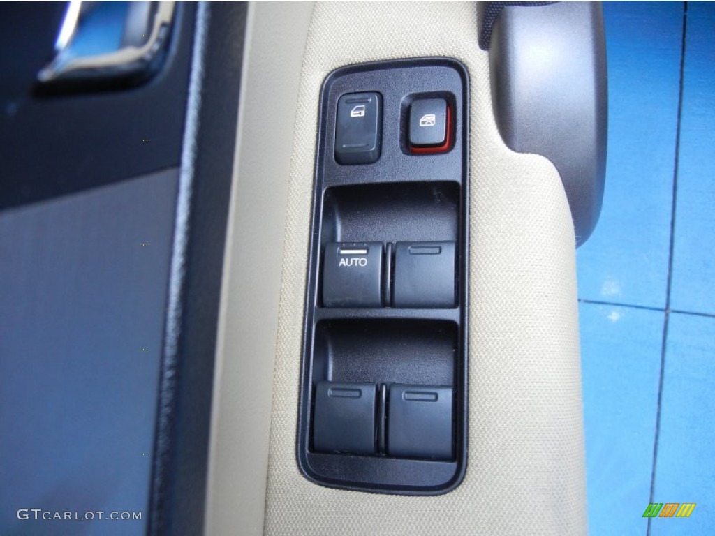 2010 Honda CR-V LX Controls Photo #53967044