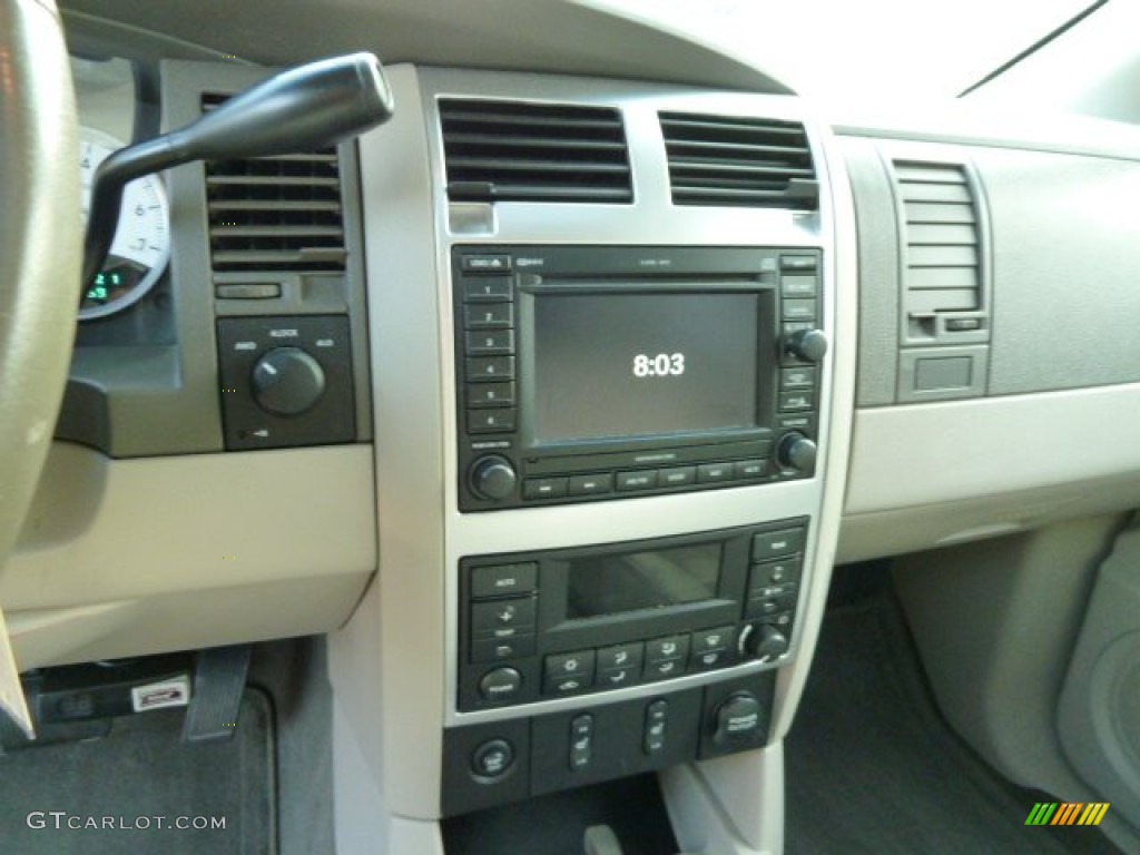 2006 Dodge Durango Limited HEMI 4x4 Controls Photo #53967251