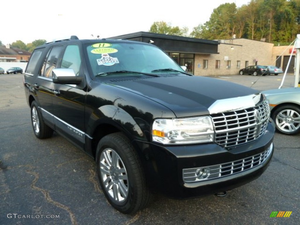 2011 Navigator 4x4 - Tuxedo Black Metallic / Charcoal Black photo #5