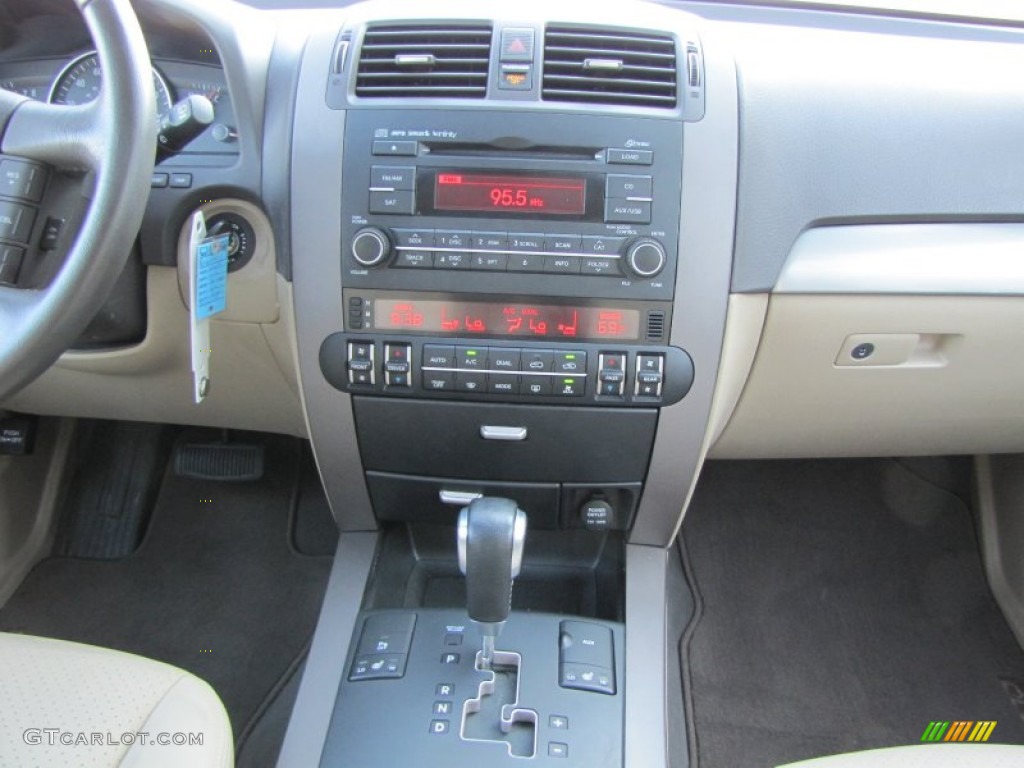 2009 Kia Borrego EX V6 Controls Photo #53968224