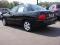 Blackout - Sentra 1.8 S Special Edition Photo No. 4