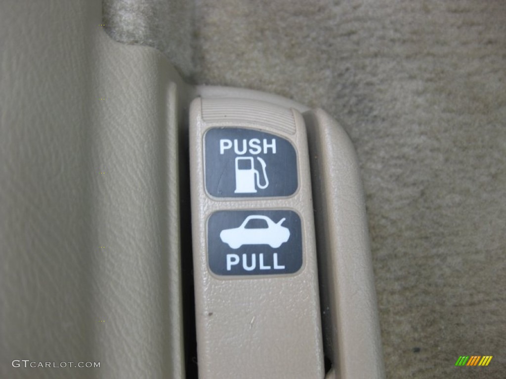 2007 Accord EX V6 Coupe - Taffeta White / Ivory photo #8