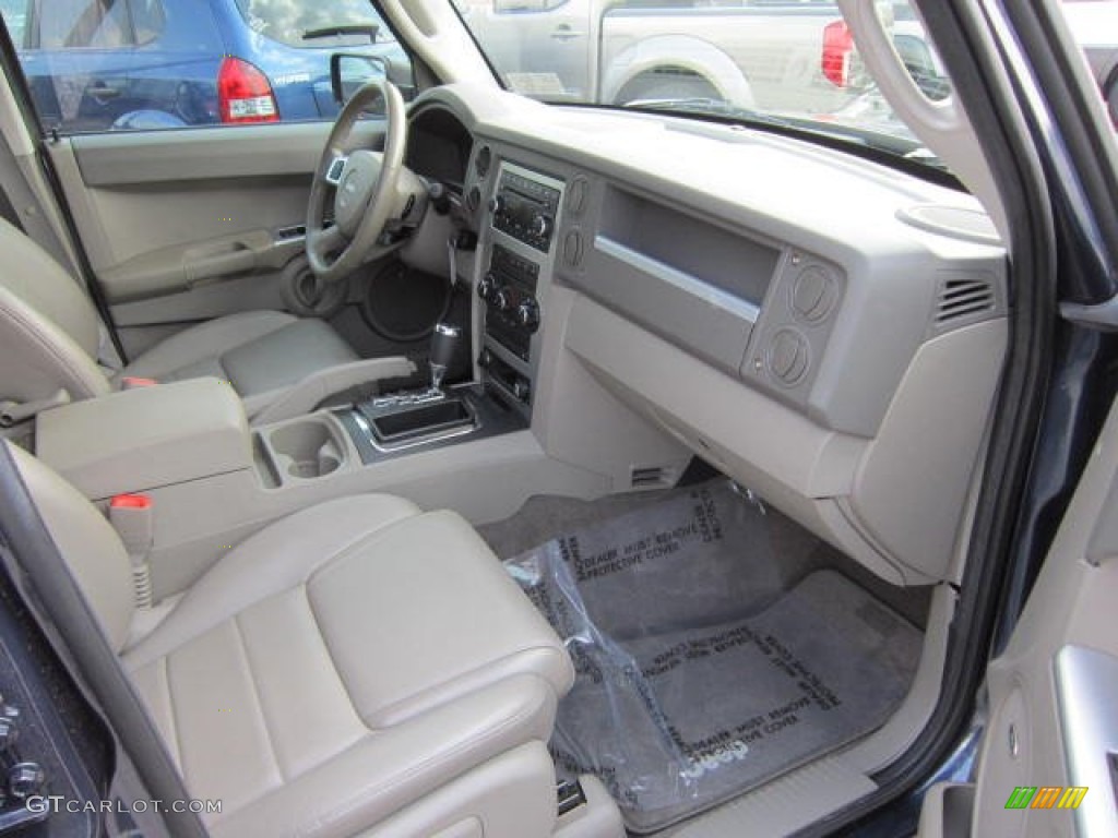 Dark Khaki/Light Graystone Interior 2008 Jeep Commander Sport Photo #53972799