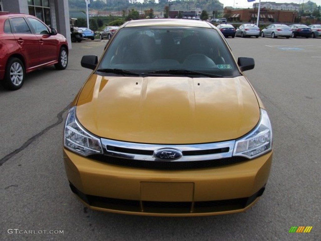 2009 Focus SE Sedan - Amber Gold Metallic / Charcoal Black photo #10