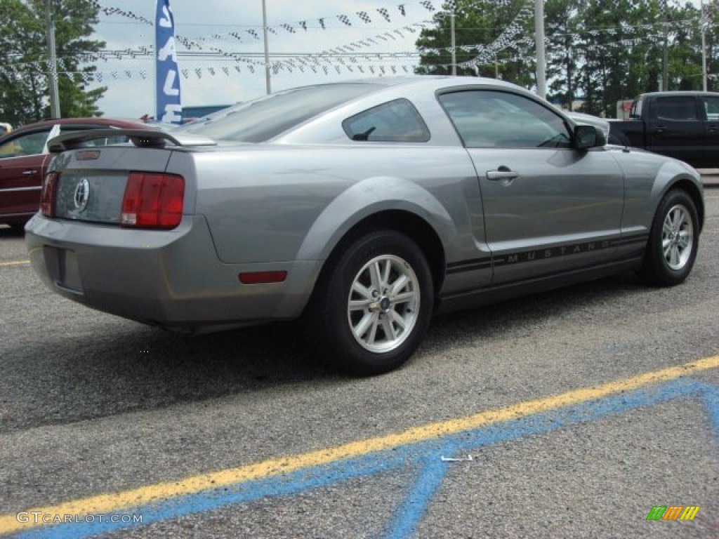 2006 Mustang V6 Deluxe Coupe - Tungsten Grey Metallic / Dark Charcoal photo #5