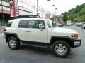 Iceberg White - FJ Cruiser 4WD Photo No. 5