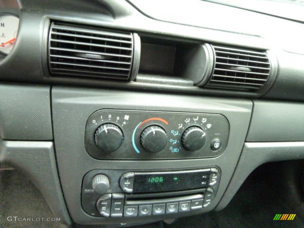 2005 Dodge Stratus SXT Sedan Controls Photo #53984906