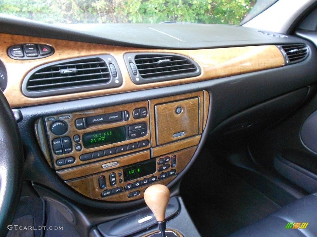 2000 Jaguar S-Type 4.0 Controls Photo #53986079