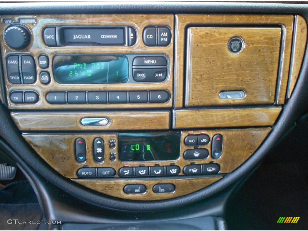 2000 Jaguar S-Type 4.0 Controls Photo #53986094