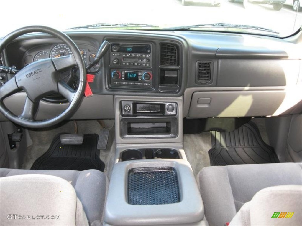 2004 GMC Yukon SLE 4x4 Dashboard Photos